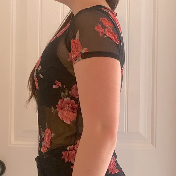 FOREVER 21 - NWOT mesh rose floral print crew neck tee shirt - Picture 5 of 5